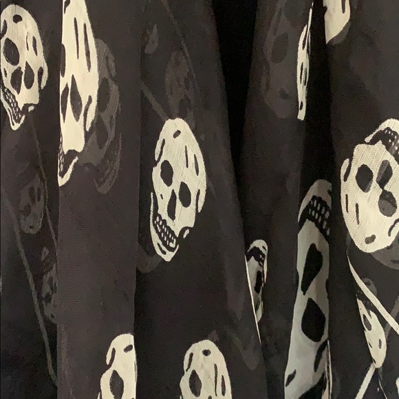 Authentic Alexander McQueen black skull scarf - Picture 2 of 7